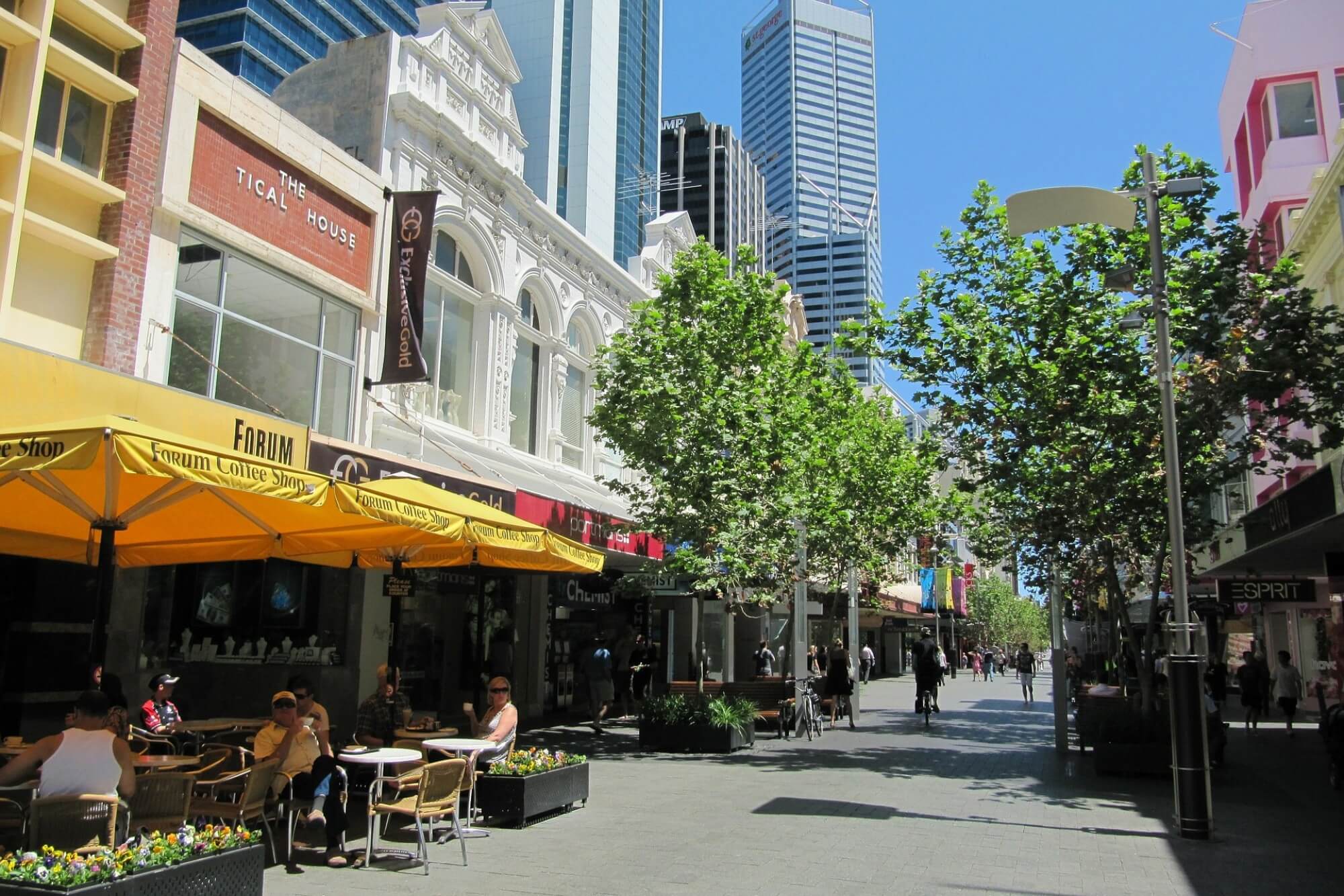 You are currently viewing Living in Perth – 39 Great Reasons to Move Here